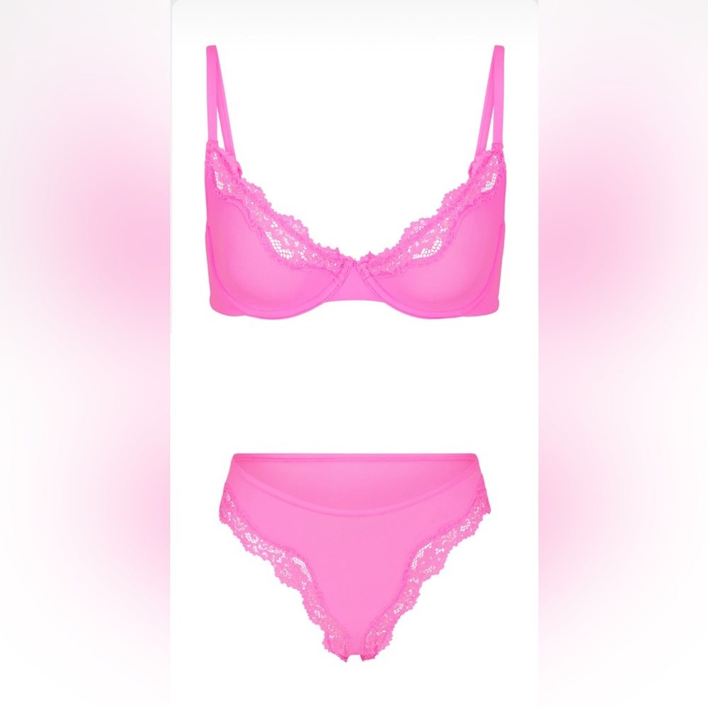 SKIMS Fits Everybody Lace Set -Taffy